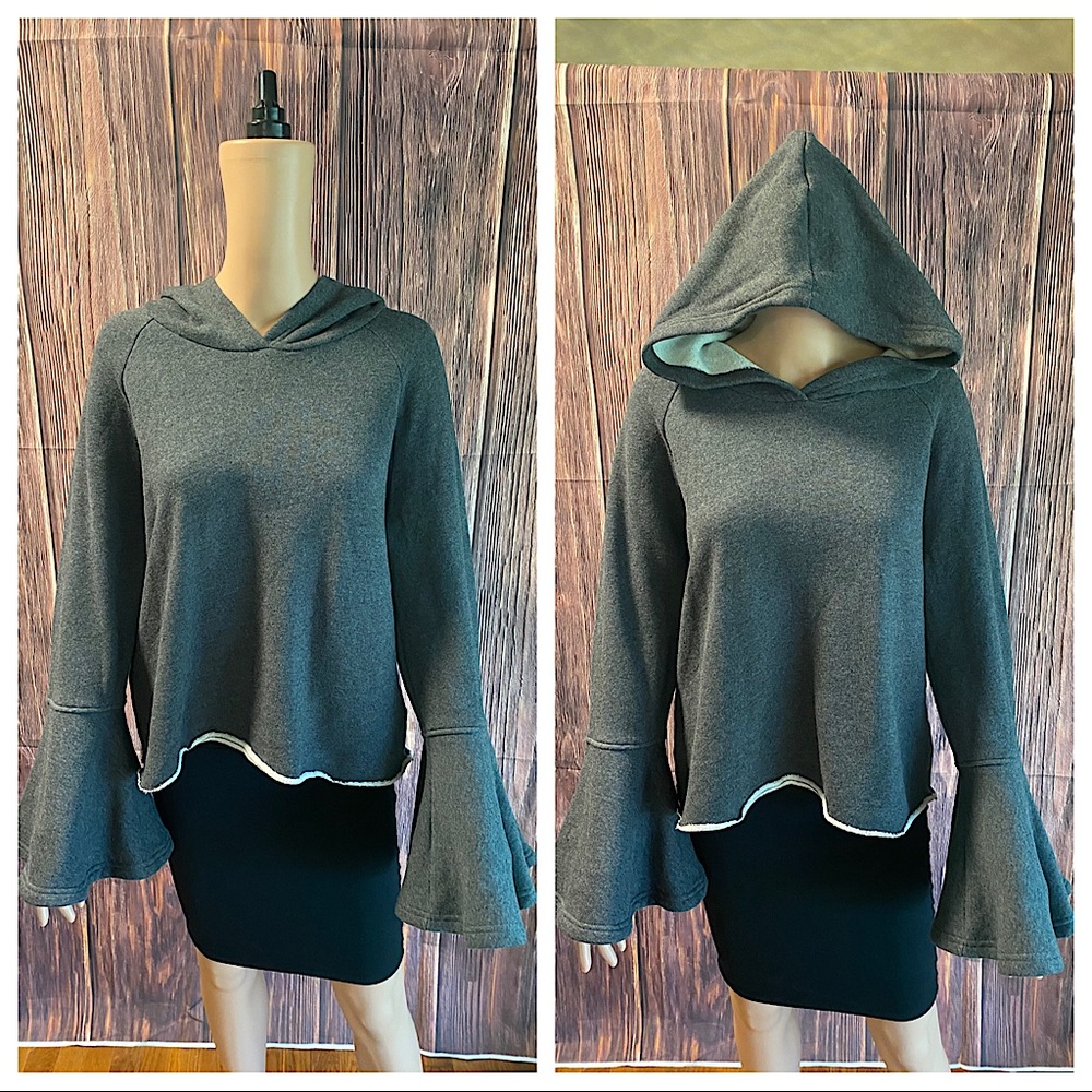 Melrose & Market size medium gray white lined bell sleeved boho hoodie
